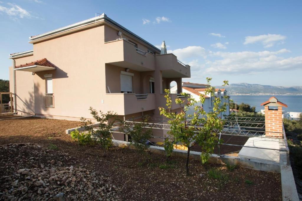 Apartments Panorama With Seasonal Pool Slatine Buitenkant foto